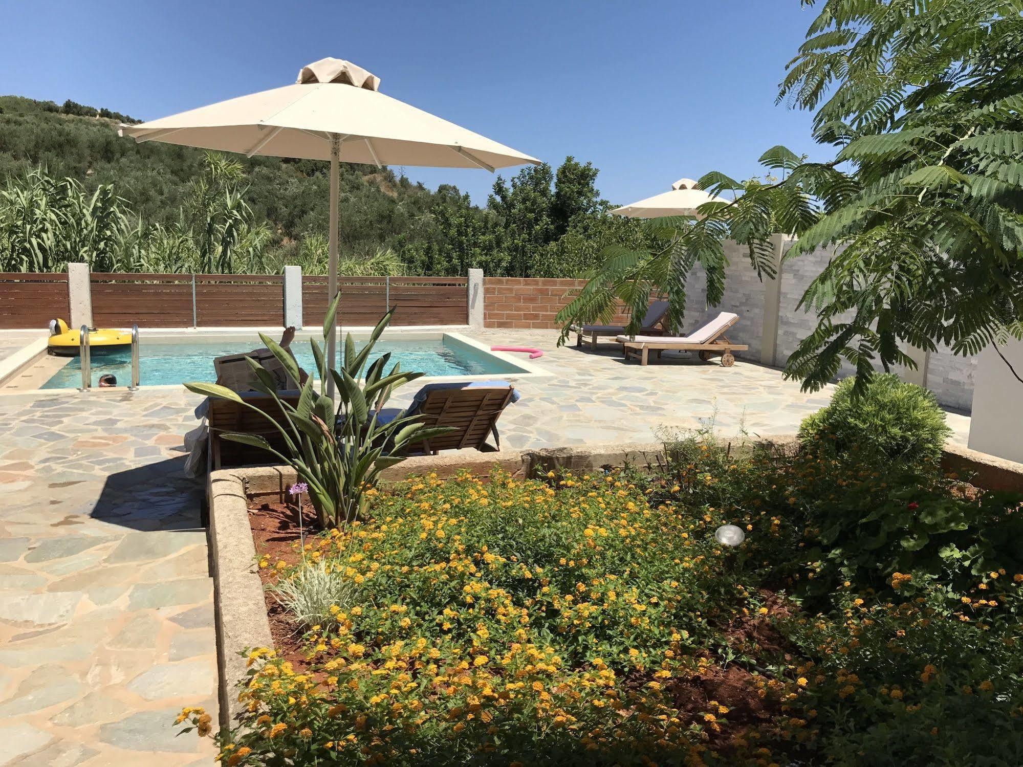 Cyan Icons Villas Tsivaras Exterior photo